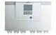 Weißes Vaillant-Gerät mit digitalem Display und Bedienelementen, montiert an einer Wand, unten mit mehreren Anschlussöffnungen.
